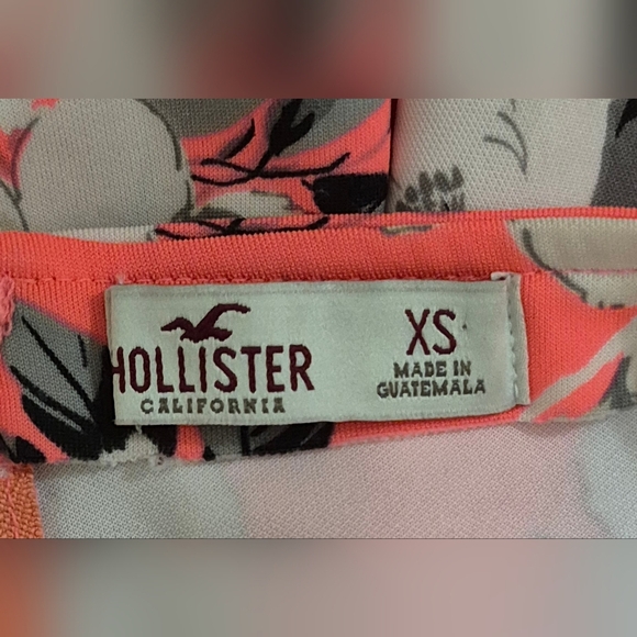 Hollister Pink and Black Skort Vibrant Floral Design - Picture 4 of 6